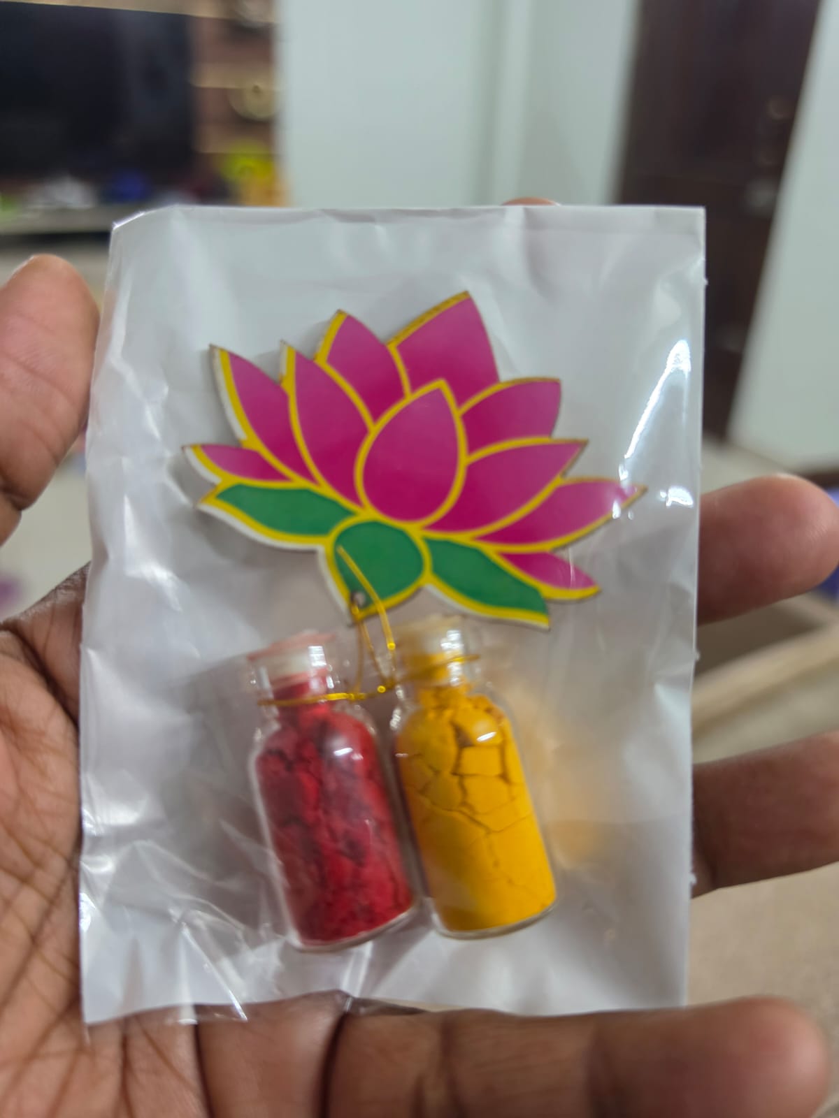 Kumkum set with lotus cutout